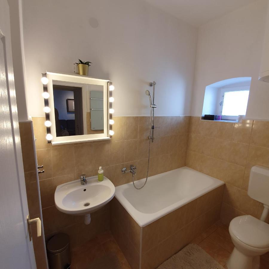 Corte Apartman Pápa Eksteriør billede